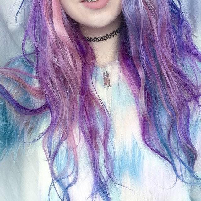 รูปภาพ:http://ninjacosmico.com/wp-content/uploads/2015/06/Dyed-Hair-Pastel-Blue-and-Violet.jpg