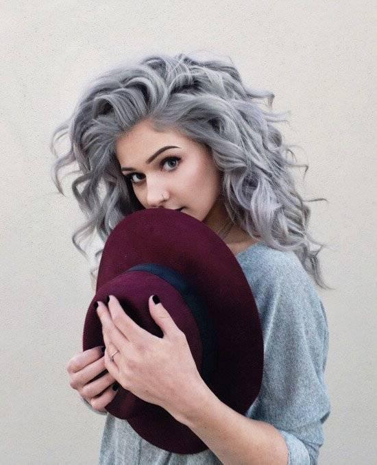 รูปภาพ:http://ninjacosmico.com/wp-content/uploads/2015/06/Grey-Curly-Dyed-Hairstyle.jpg