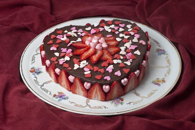 รูปภาพ:http://cakesandcupcakesmumbai.com/wp-content/uploads/2013/02/valentines-day-cakes-cupcakes-mumbai-2.jpeg