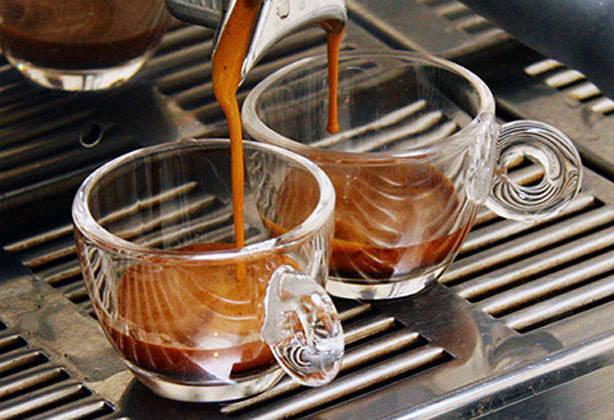 รูปภาพ:http://alchemycoffee.net/images/espresso-coffee.jpg