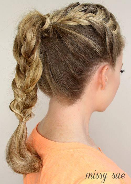 รูปภาพ:http://i0.wp.com/therighthairstyles.com/wp-content/uploads/2015/07/16-classy-2-in-1-ponytail-braid.jpg?w=500