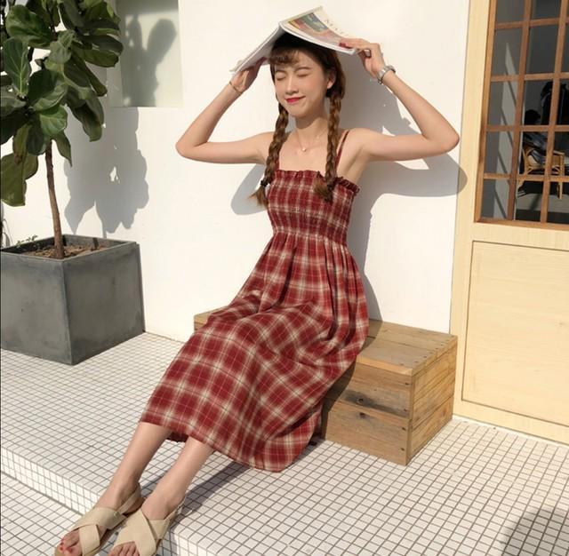 รูปภาพ:https://media.karousell.com/media/photos/products/2018/08/29/ulzzang_red_smoked_checkered_dress_1535557250_a55209da.jpg