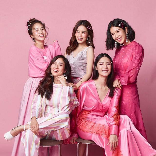 ภาพประกอบบทความ แอบส่อง!! สไตล์การแต่งตัวของ 5 สาว จากรายการ TGIF สวย โดดเด่น ต่างสไตล์ 