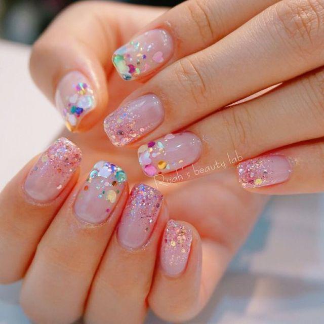 ภาพประกอบบทความ วิบวับแวววาว กับ Sweet glitter nail เพ้นท์เล็บผสมกลิตเตอร์ #มันจะระยับระยิบสวยแพงหน่อยๆ 