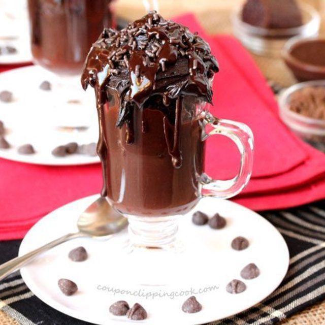 ภาพประกอบบทความ ชวนเข้าครัวทำ "Choco Cake in the Cup" 😋🍫 ช็อกโกแลตล้นทะลัก #อย่าเพิ่งคิดไดเอทเด็ดขาด