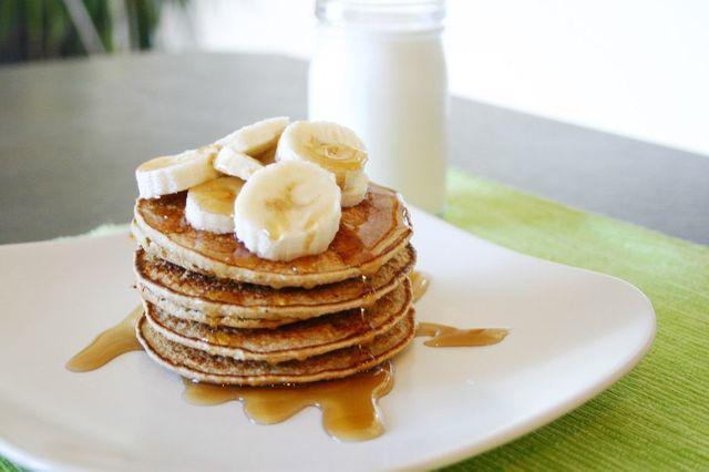 รูปภาพ:https://feedingmykid.com/wp-content/uploads/2015/07/Skinny-Mini-Banana-Pancakes.jpg