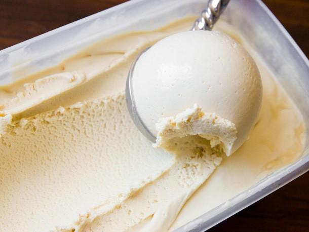 รูปภาพ:https://www.seriouseats.com/recipes/images/2013/02/20130220-butterscotch-ice-cream-2.jpg