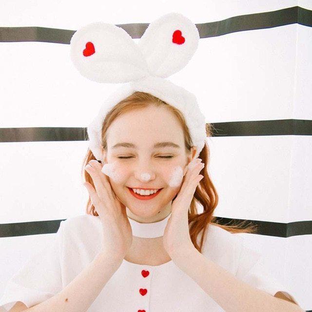 รูปภาพ:https://ae01.alicdn.com/kf/HTB1DeNGdC3PL1JjSZPcq6AQgpXaI/New-Cute-Embroidery-Love-Rabbit-Ears-Headband-Korea-Wash-Face-Makeup-Hair-Band-Headwraps.jpg_640x640.jpg