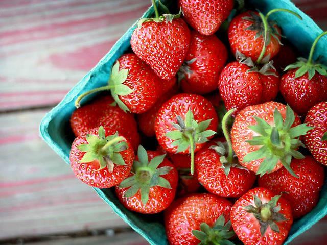 รูปภาพ:http://huntgathermedicine.com/wp-content/uploads/2015/09/Food-Berry-Strawberry-Tasty.jpg