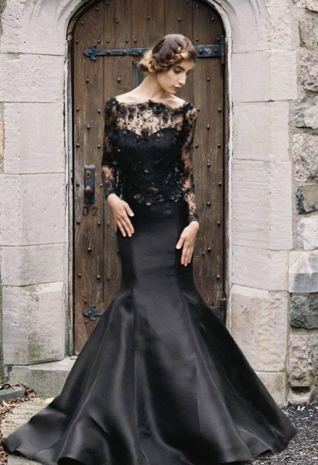 รูปภาพ:http://www.deerpearlflowers.com/wp-content/uploads/2015/05/Sareh-Nouri-Black-Mermaid-Wedding-Dress-2016-with-Long-Lace-Sleeves-.jpg