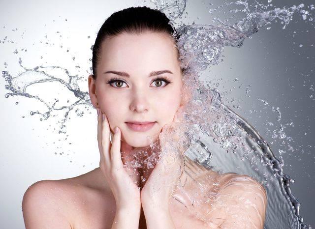รูปภาพ:http://www.beautywomen.co/wp-content/uploads/2015/04/girl-washing-face1.jpg
