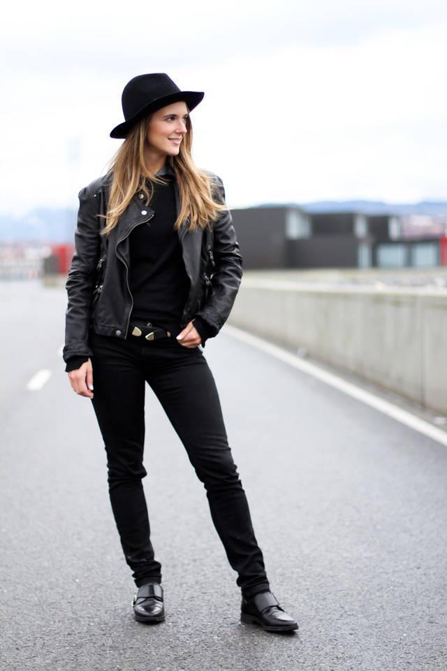 รูปภาพ:http://fashall.co/wp-content/uploads/2015/08/Clochet-all-black-outfit.jpg