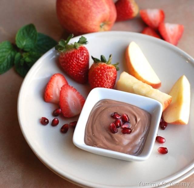 รูปภาพ:http://www.yummyoyummy.com/wp-content/uploads/2015/01/Greek-yogurt-and-nutella-dip21.jpg