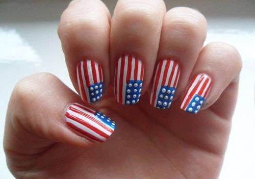 รูปภาพ:http://girlshue.com/wp-content/uploads/2013/05/15-Easy-Cool-Fourth-Of-July-American-Flag-Nail-Designs-4th-of-July-2013-7.jpg