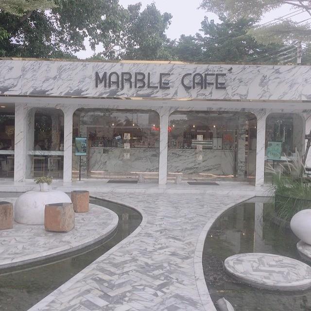ตัวอย่าง ภาพหน้าปก:Marble Cafe นั่งจิบชากินขนมแบบมีสไตล์ ไว้ลายด้วยหินอ่อน by Miss Elle