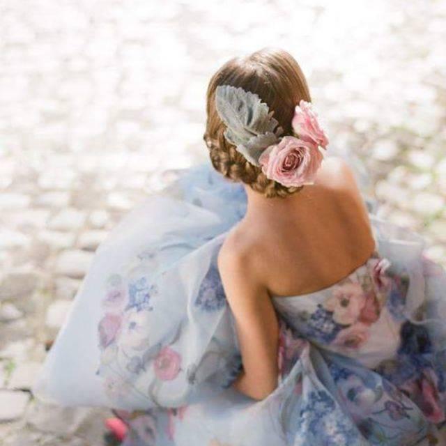 ตัวอย่าง ภาพหน้าปก:เทรนด์ 2016 'ชุดแต่งงาน' ธีมสี Rose Quartz & Serenity Blue