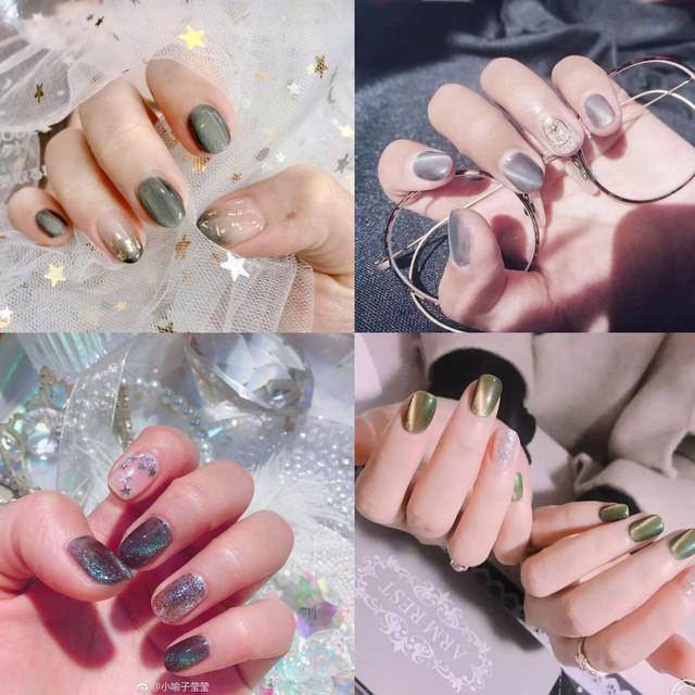 ภาพประกอบบทความ รวมไอเดียทำเล็บ "Aurora Nails" วิบวับกลิตเตอร์ แบบเรียบหรูดูแพงในสไตล์สายเกาหลี ✨