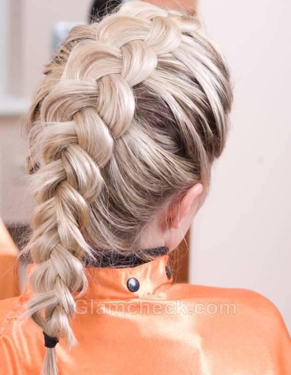รูปภาพ:http://cdn.glamcheck.com/fashion/files/2012/05/Hairstyle-how-to-french-braid-bun-4.jpg