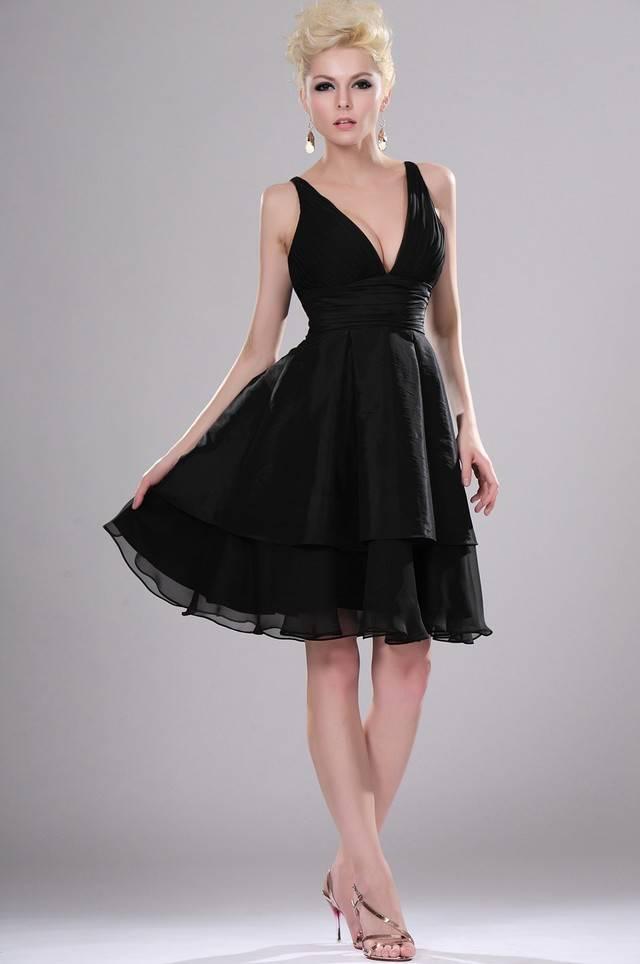 รูปภาพ:http://devadresses.com/wp-content/uploads/2015/11/black-v-neck-knee-length-chiffon-a-line-party-dress-with-tiered.jpg