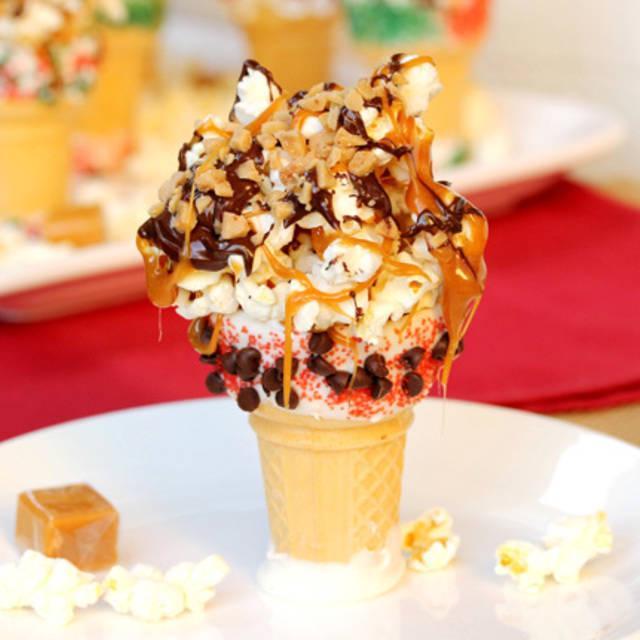 ตัวอย่าง ภาพหน้าปก:เมนูของหวาน "Popcorn & Caramel Chocolate Candy Cones" ทำง่ายอร่อยฟิน!