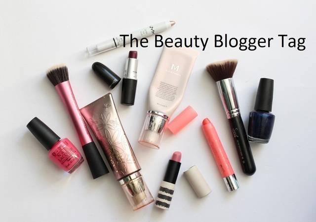 รูปภาพ:http://www.beautyinmymind.com/wp-content/uploads/2013/09/The-Beauty-Blogger-Tag.jpg