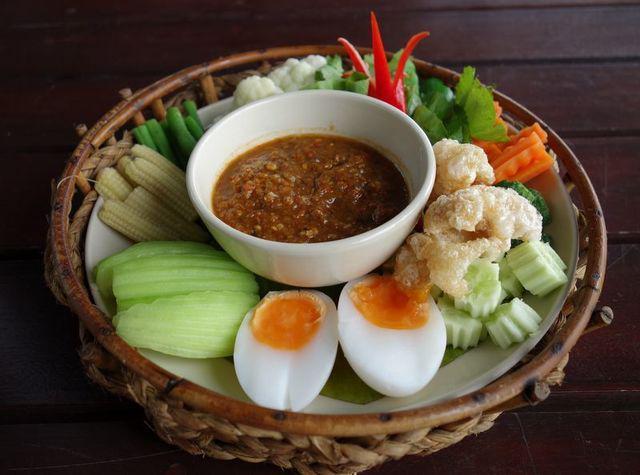 รูปภาพ:http://www.healthyenrich.com/wp-content/uploads/2015/02/food-health-thai.jpg