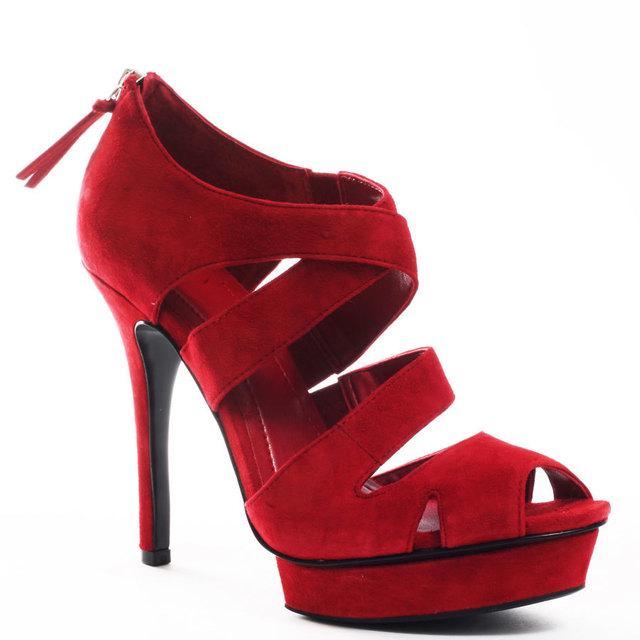 รูปภาพ:http://adworks.pk/wp-content/uploads/2014/02/beautiful-heel-red-shoes-collection-2014.jpg