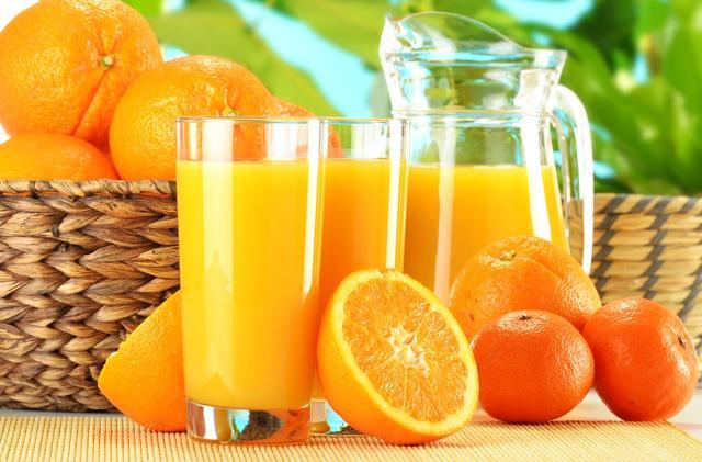 รูปภาพ:http://images.forwallpaper.com/files/images/e/e9f6/e9f60a2d/110611/juice-orange-juice-fruit-oranges-tangerines-basket-glass-jug.jpg
