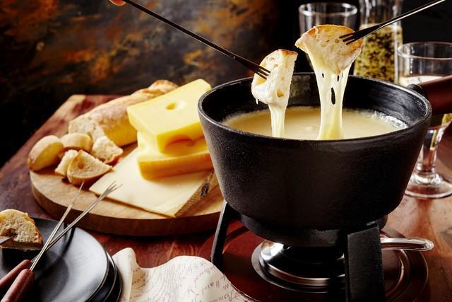 รูปภาพ:https://www.guide-irlande.com/wp-content/uploads/2014/01/fondue-guinness-3.jpg