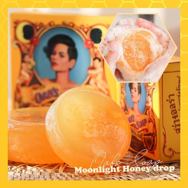 ภาพประกอบบทความ ลดรอยสิวให้จาง พร้อมคุมหน้ามัน ด้วยสบู่ล้างหน้า OAB'S SOAP Moonlight Honey drop