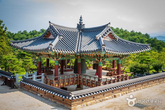 รูปภาพ:http://tong.visitkorea.or.kr/cms/resource/32/2649032_image2_1.jpg