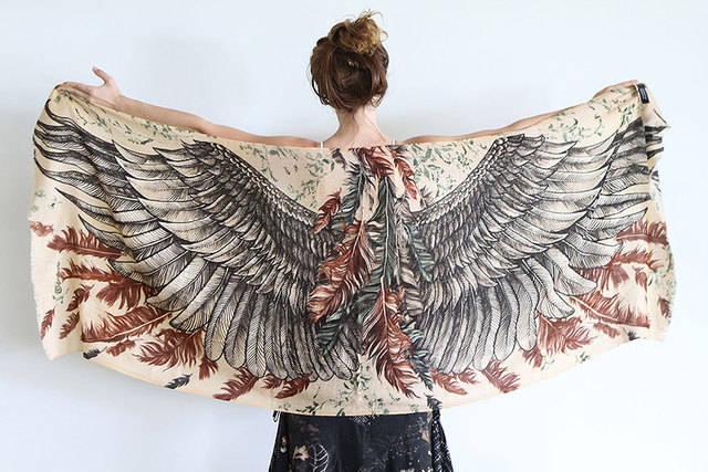 รูปภาพ:http://static.boredpanda.com/blog/wp-content/uploads/2014/08/bird-scarves-wings-feather-fashion-design-shovava-6.jpg