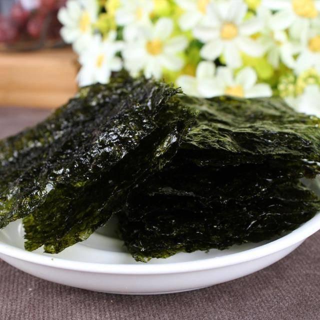 รูปภาพ:http://i01.i.aliimg.com/wsphoto/v1/2032751883_1/miss-recommend-font-b-ZEK-b-font-Korean-imports-oil-roasted-seaweed-nori-12g-4g-3.jpg