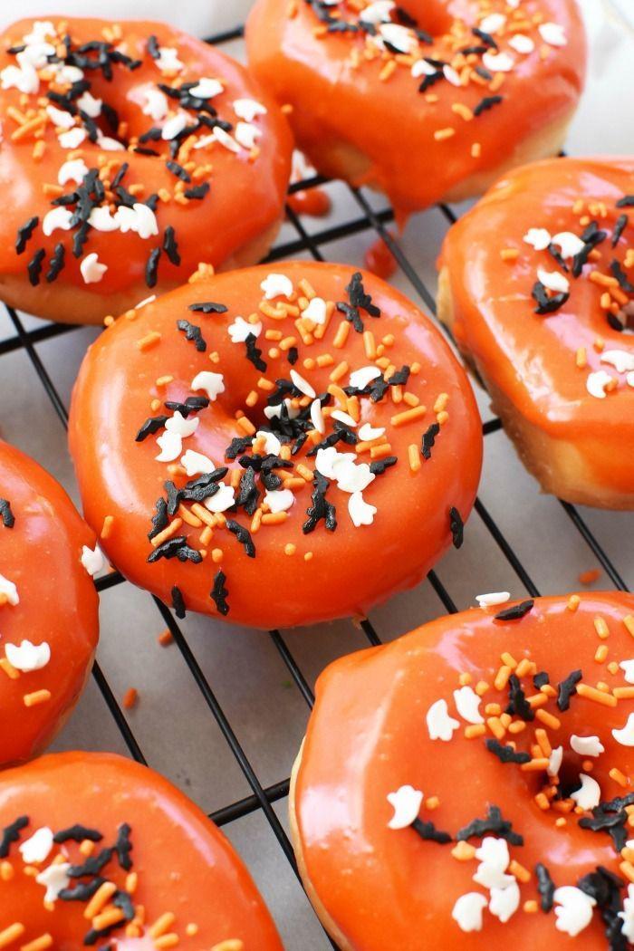 รูปภาพ:https://www.savvysavingcouple.net/wp-content/uploads/2018/09/Orange-Glazed-Halloween-Donuts-recipe-1.jpg