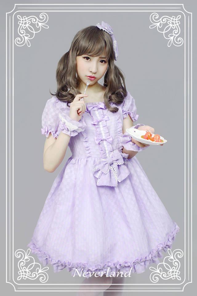 รูปภาพ:http://g02.a.alicdn.com/kf/HTB1GJ82KXXXXXbKXXXXq6xXFXXXz/Soufflesong-neverland-sweet-lolita-fashion-dress-japanese-OP-bowknot-Waffle-One-Piece-Style-1.jpg