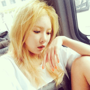 รูปภาพ:http://1.soompi.io/wp-content/uploads/2015/12/Hyuna-Instagram-Blonde-300x300.png