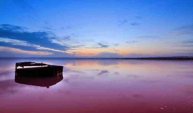 รูปภาพ:http://www.guiddoo.com/wp-content/uploads/2015/10/Lake-Retba-Senegal.jpg