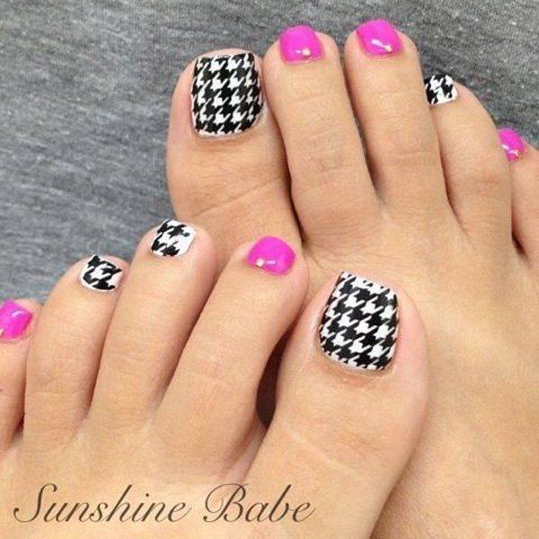 รูปภาพ:http://notedlist.com/wp-content/uploads/2015/08/toe-nail-designs/44-toe-nail-art-designs.jpg