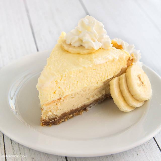 รูปภาพ:http://amyinthekitchen.com/wp-content/uploads/2015/12/Banana-Cream-Pie-Cheesecake-by-AmyintheKitchen.com-10-of-1.jpg