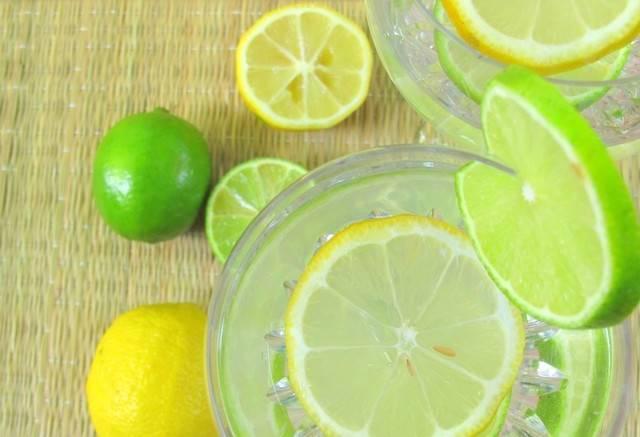 รูปภาพ:http://www.kikucorner.com/wp-content/uploads/2014/09/Flavoured-Waters-Lemon-Lime-Water-Kiku-Corner-5.jpg
