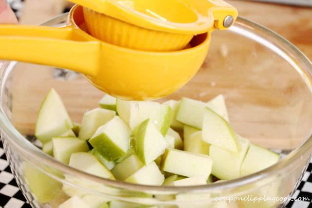 รูปภาพ:http://www.couponclippingcook.com/wp-content/uploads/2015/02/2-bananas-apples-and-lemon-.jpg