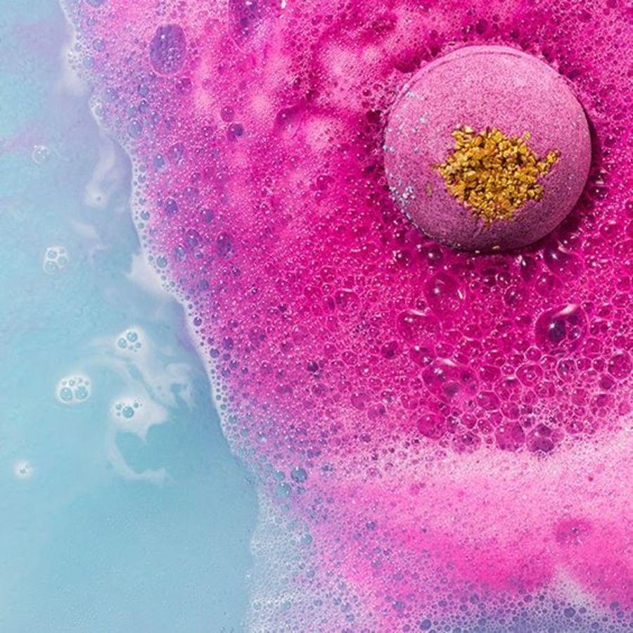 ภาพประกอบบทความ Bath Bomb ปี 2023 ไอเทมผ่อนคลายตอนอาบน้ำ กลิ่นหอม น่าใช้