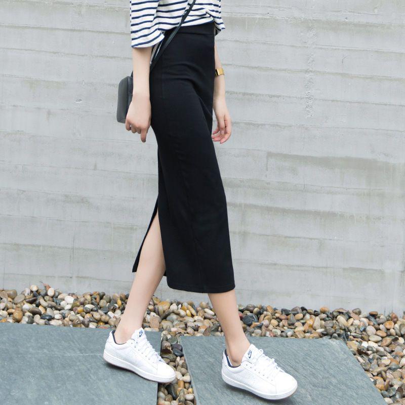 รูปภาพ:https://ae01.alicdn.com/kf/Hc2b35359584445a98d3ef1bf256109df6/Skirts-Womens-Korean-Style-Black-Casual-A-line-Students-Cool-Streetwear-Side-slit-Female-Basic-Simple.jpg