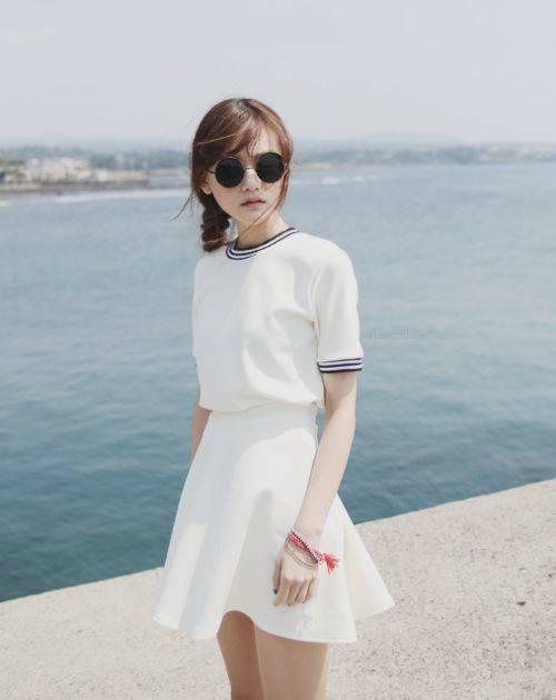 รูปภาพ:http://wowoon.com/anh/2015/19-12/seoul-of-my-heart-i-like-it-that-way-all-white-asian-fashion-kfashion-summer-street-style-korean-dress-white-outfits-korean-fashion-korean-summer-outfits.jpg