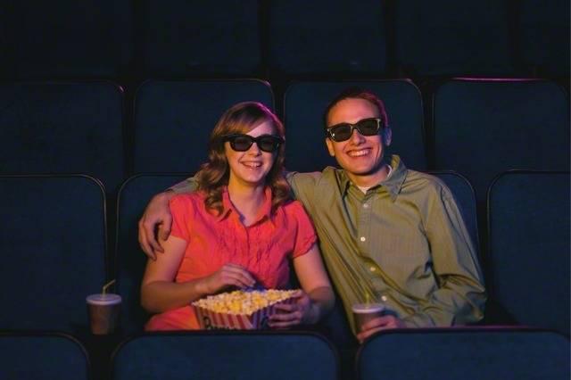 รูปภาพ:http://ldsblogs.com/files/2014/05/young-couple-movie-theater-popcorn-683877-gallery.jpg
