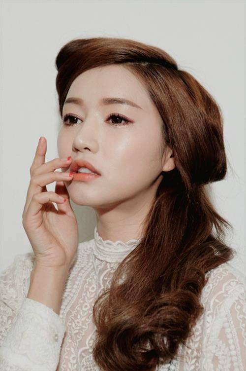 รูปภาพ:http://www.cutehairtrends.com/wp-content/uploads/2015/04/Beautiful-Korean-ponytail-hairstyles-for-girls.jpg