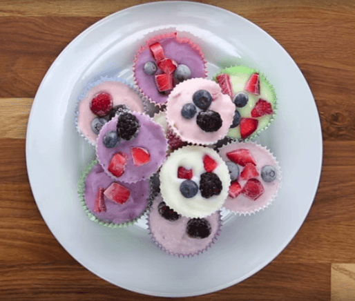 รูปภาพ:http://www.wyoti.com/wp-content/uploads/2016/04/Delicious-Frozen-Yogurt-Granola-Cups-Turn-Breakfast-Into-Dessert.png