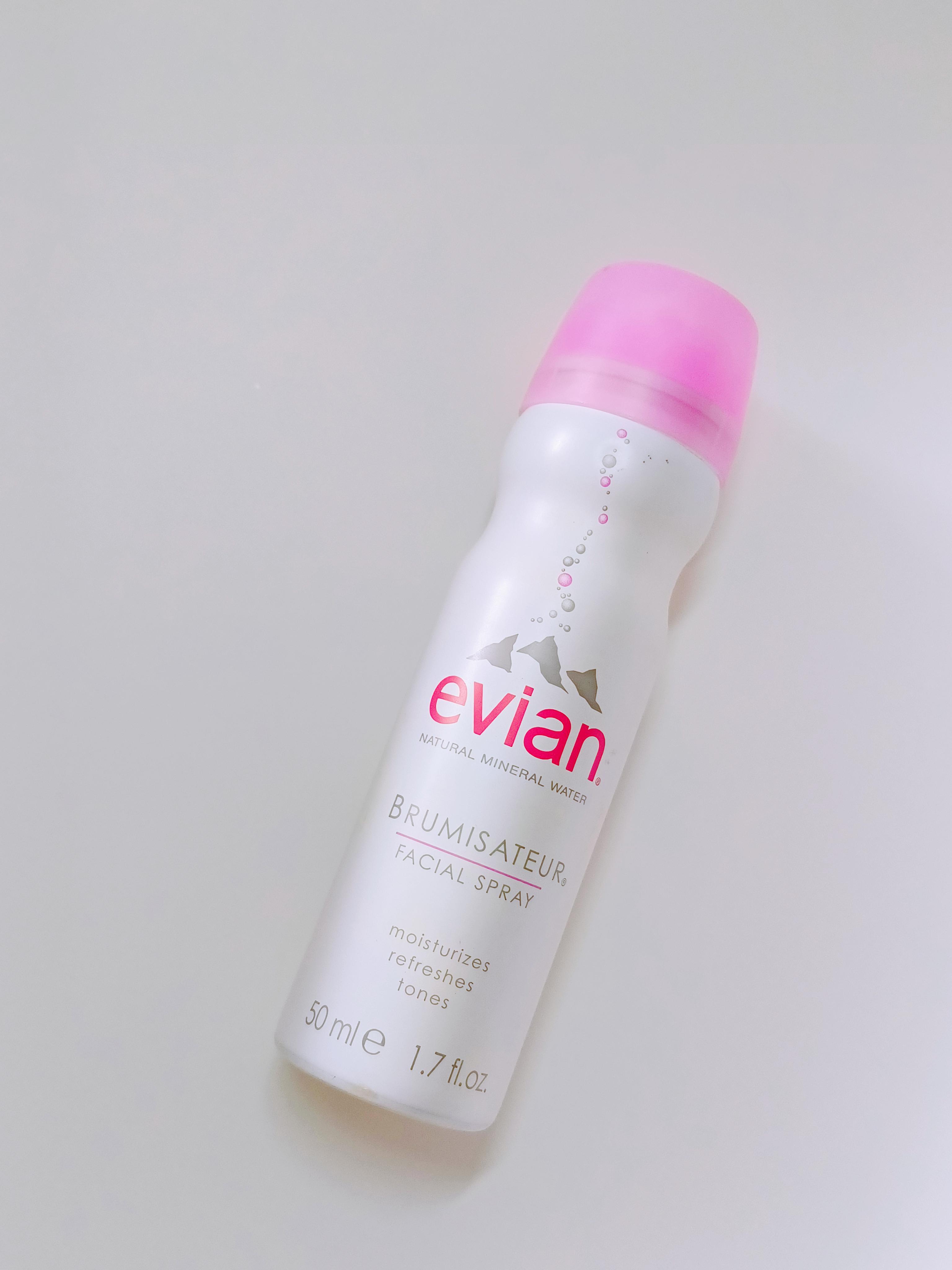 ภาพหน้าปก เติมความสดชื่นให้ผิวหน้าด้วย Evian Natural Mineral Water Facial Spray ที่:0