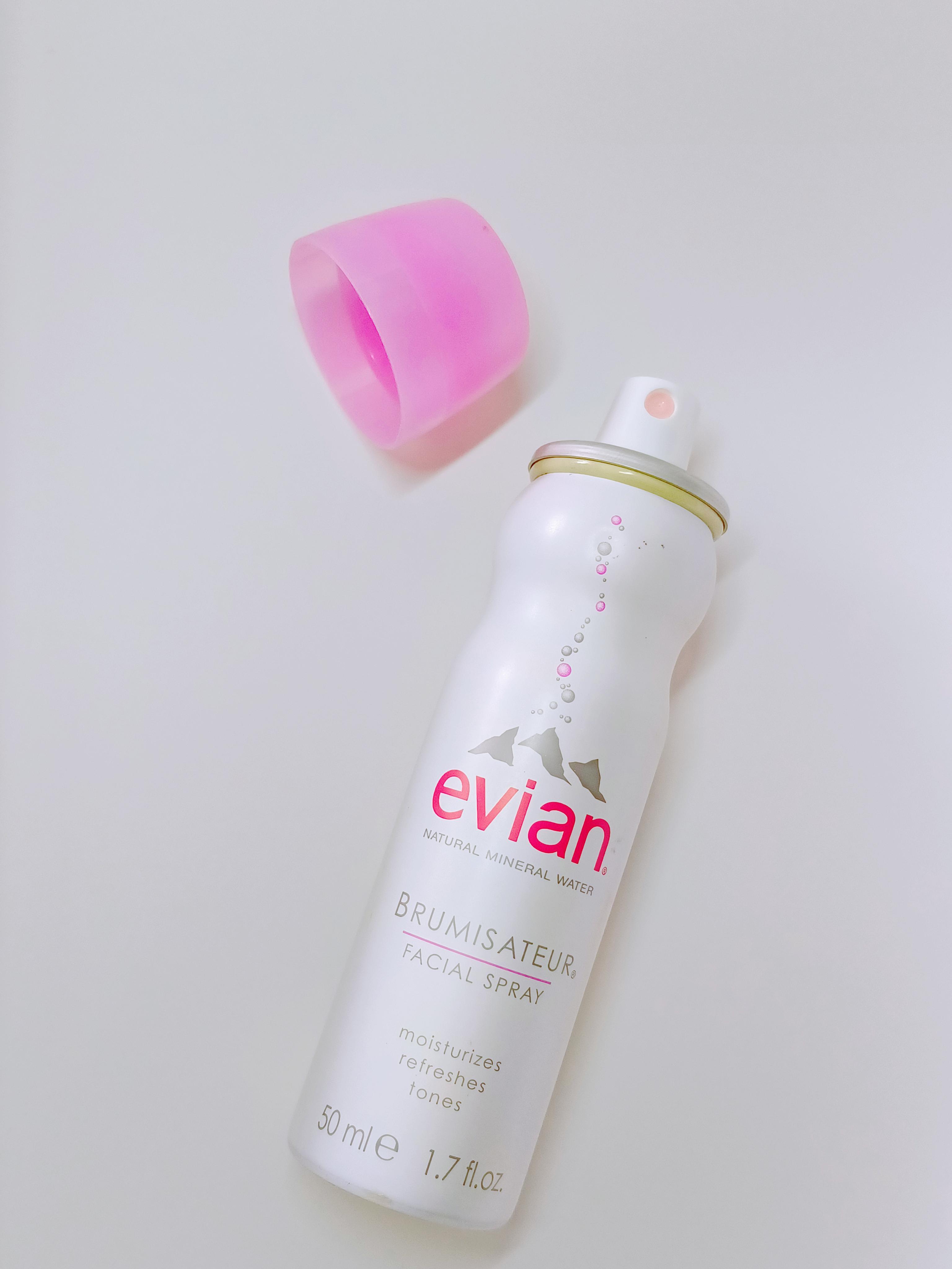 ภาพหน้าปก เติมความสดชื่นให้ผิวหน้าด้วย Evian Natural Mineral Water Facial Spray ที่:1