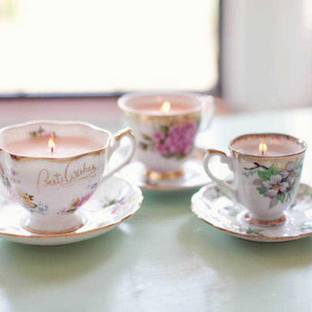 ภาพประกอบบทความ DIY Vintage Teacup Candles ชวนประดิษฐ์เทียนสวยในถ้วยชา